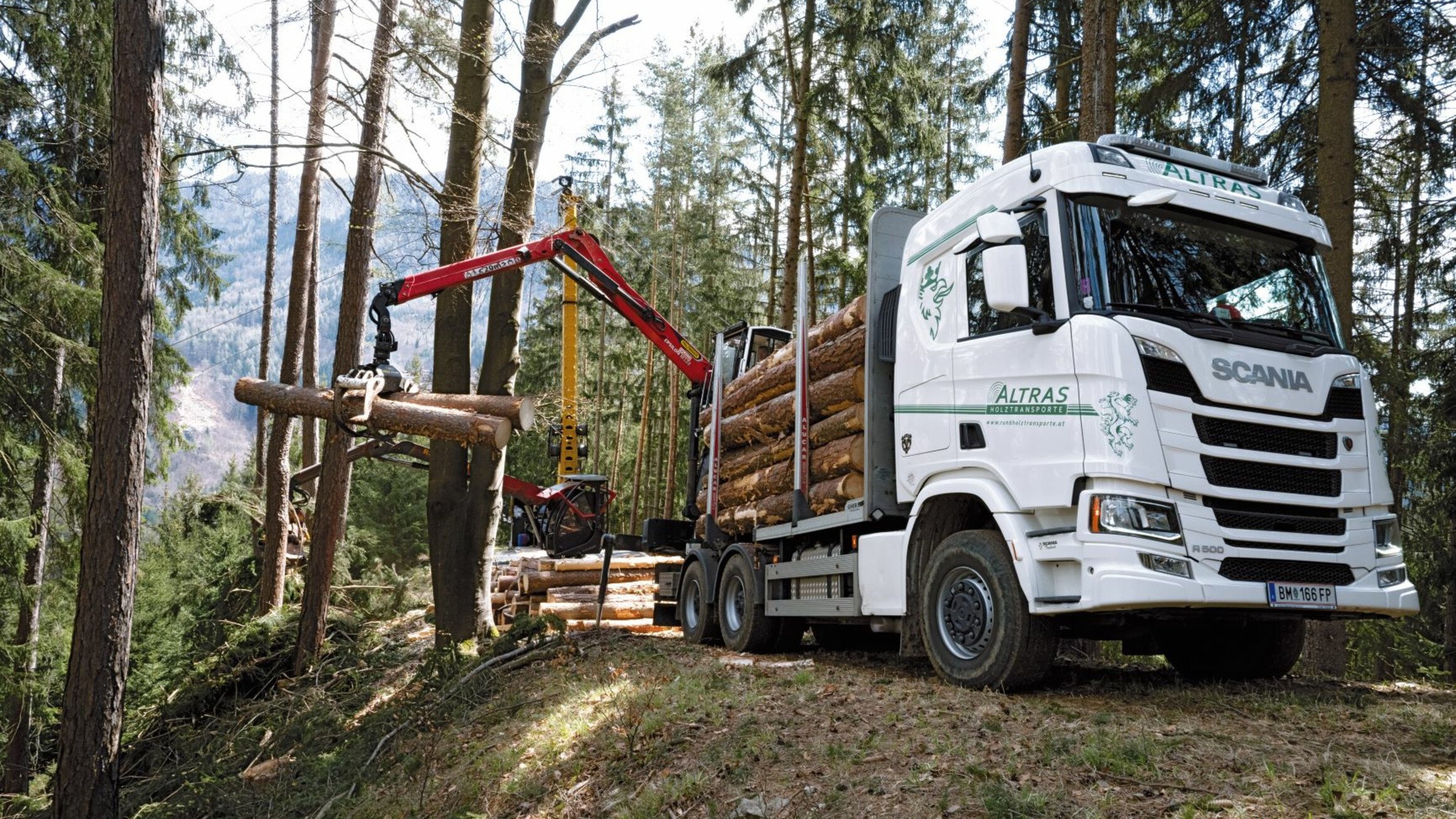 Von der Holzernte bis zum Holztransport mit dem EPSILON M12Z