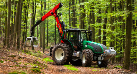 PALFINGER-EPSILON-M70R-Valtra1 | © PALFINGER-EPSILON